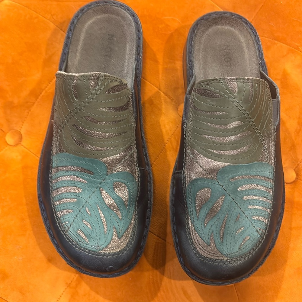 Naot size 38 (7-7.5) slip on mules